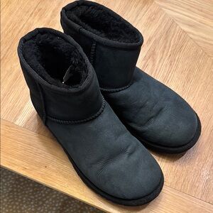 Black Shearling Lined Ankle Boots